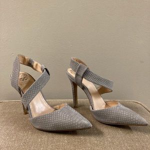 Light grey soft (texture) snake skin pattern heels-VINCE CAMUTO. Size US 7.5